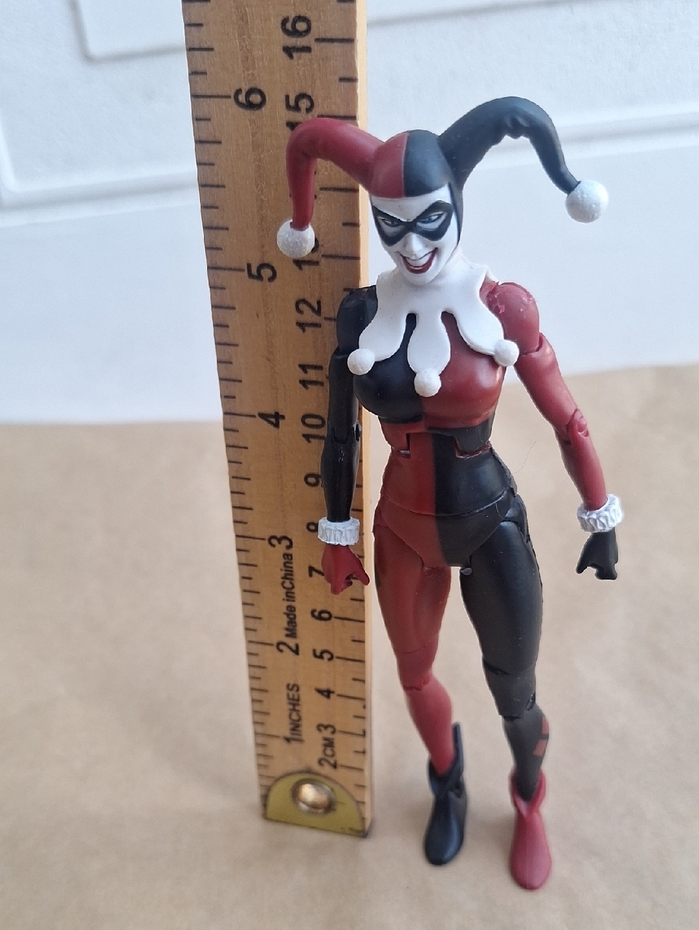TM & DC Comics/Classic Harley Quinn Loos Figure Batman Suicide Squad Collectible - Picture 7 of 7